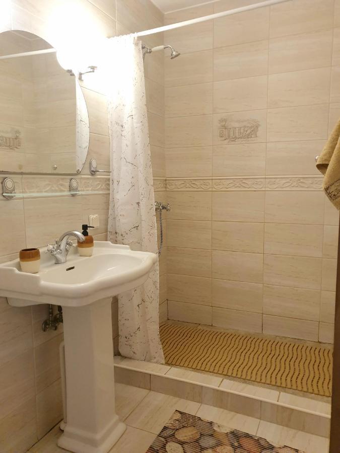Deluxe Apartments In The City Center With Balcony Parnu Exterior photo