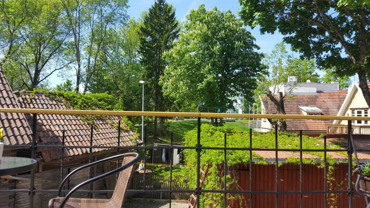 Deluxe Apartments In The City Center With Balcony Parnu Exterior photo