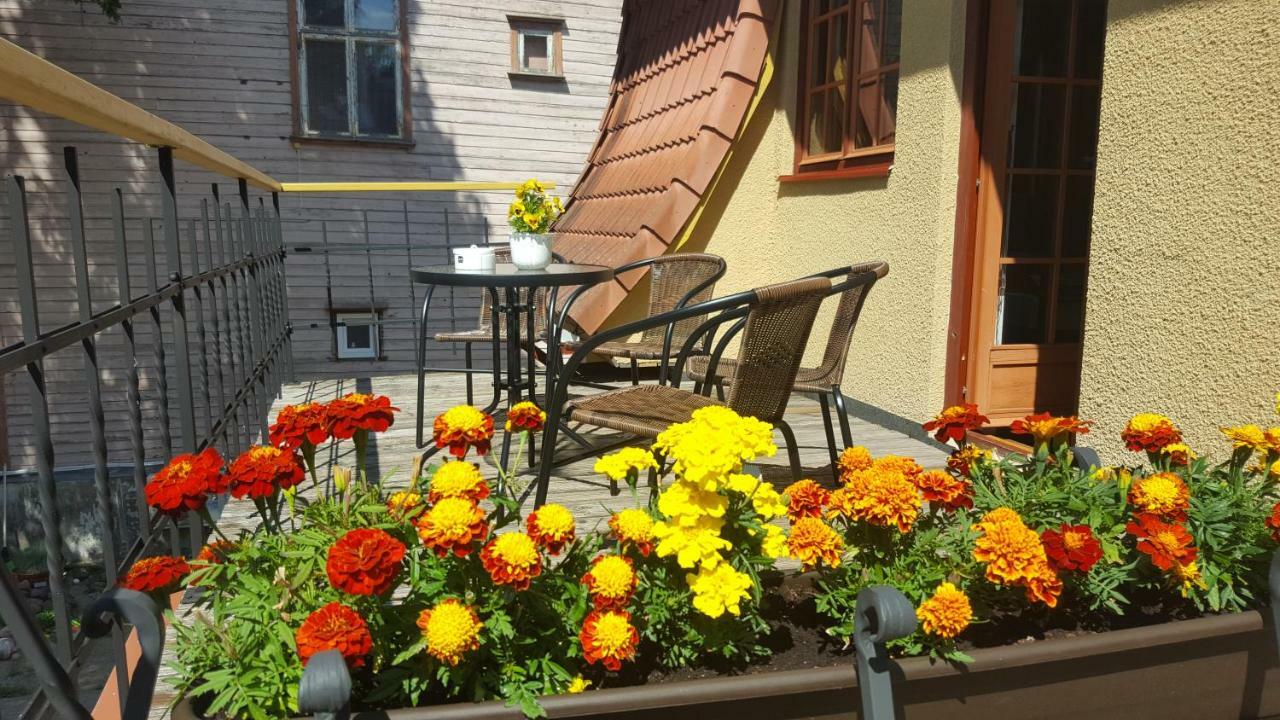 Deluxe Apartments In The City Center With Balcony Parnu Exterior photo