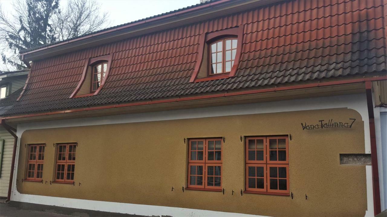 Deluxe Apartments In The City Center With Balcony Parnu Exterior photo